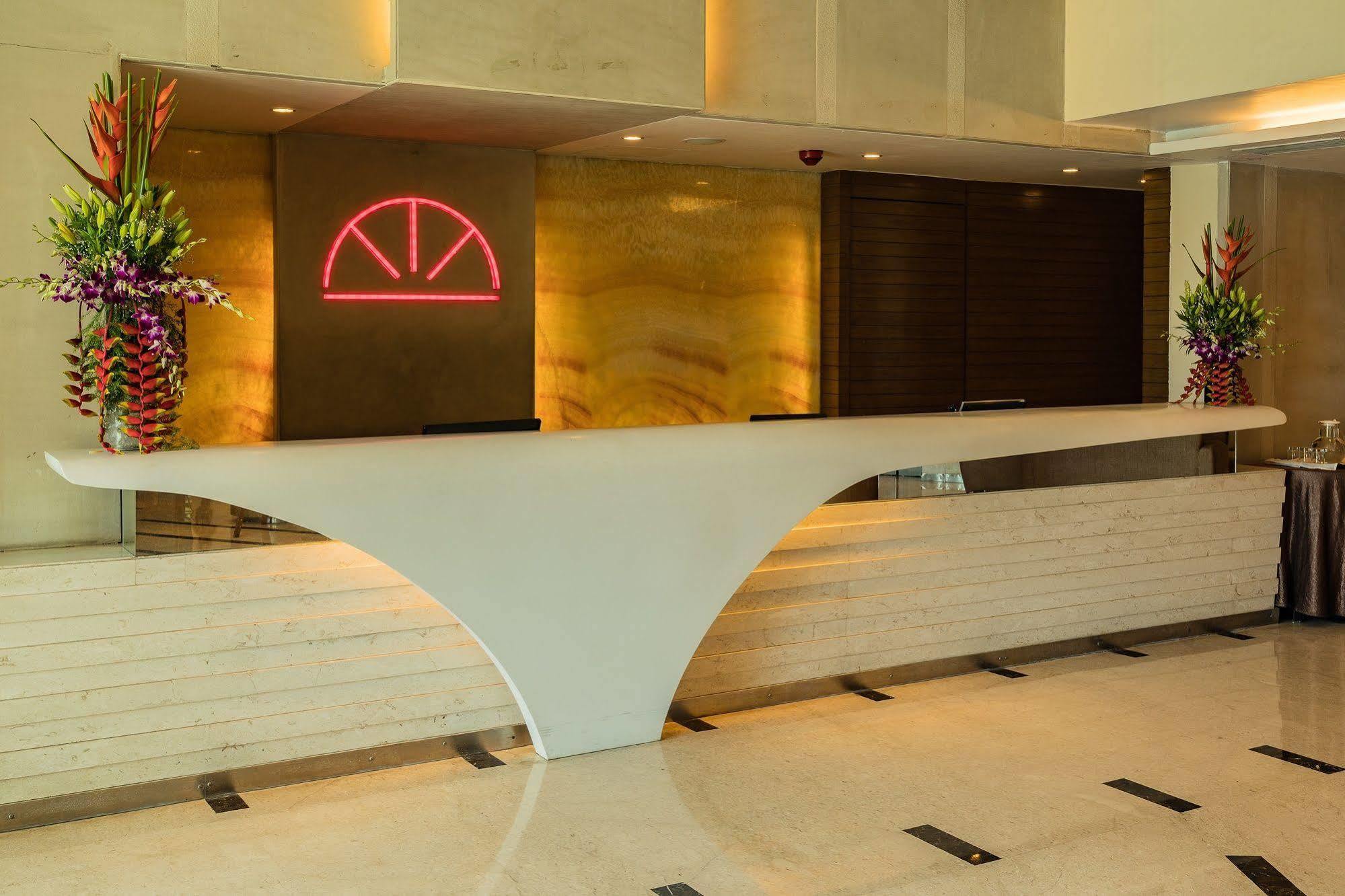 The Residence Hotel & Apartments Powai Мумбаи Экстерьер фото