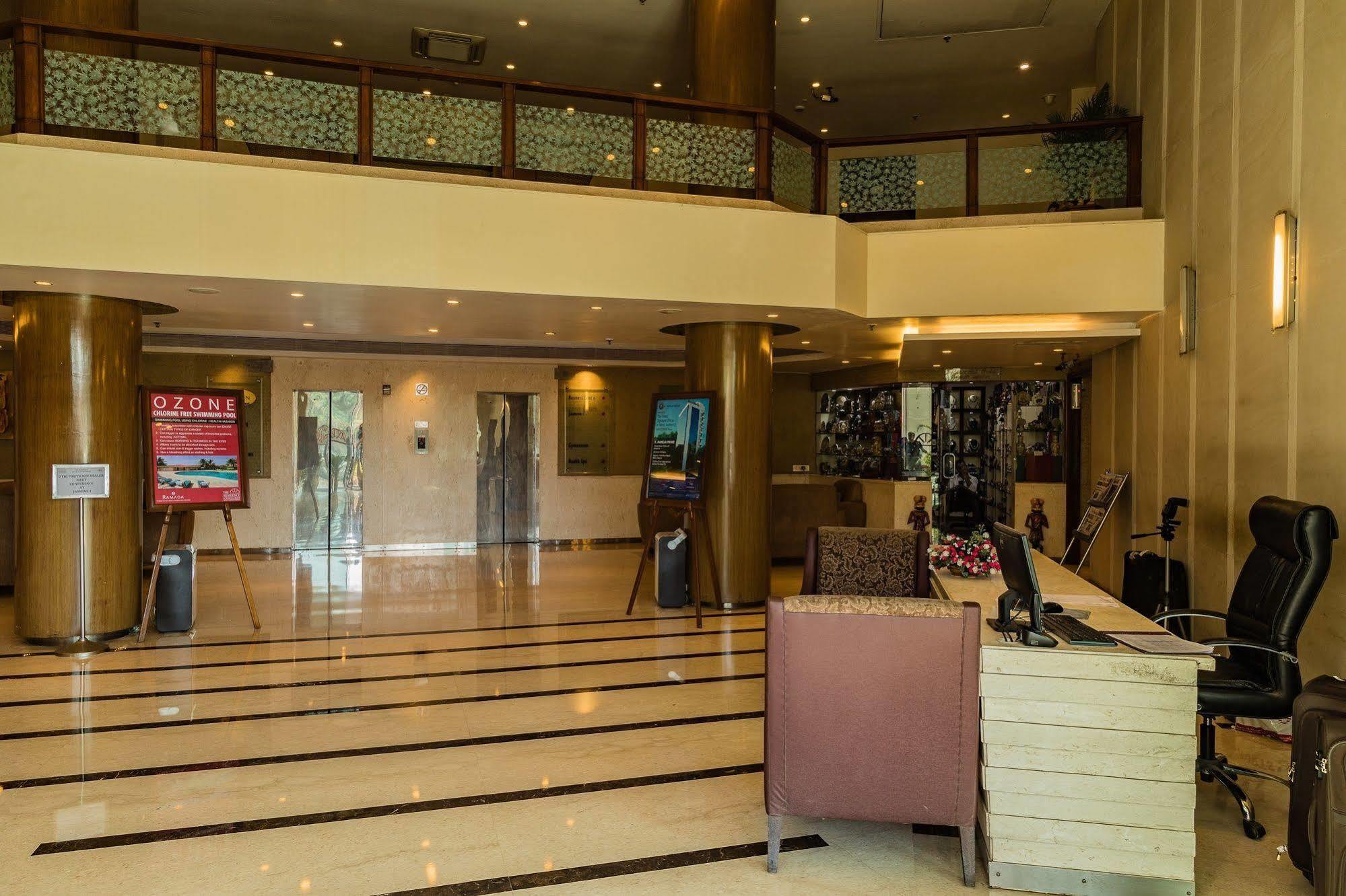 The Residence Hotel & Apartments Powai Мумбаи Экстерьер фото
